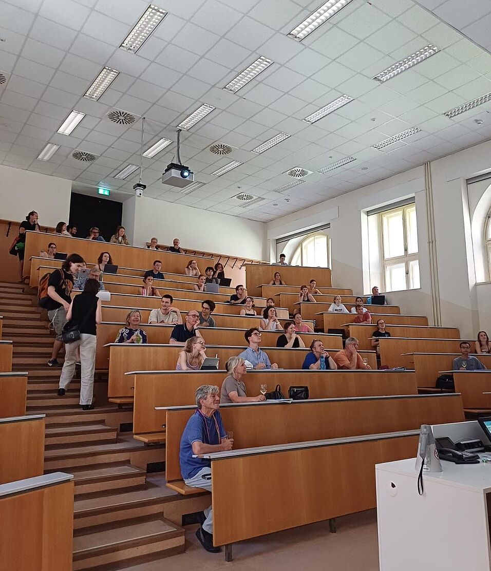 HS 21, Student:innen und Peter Eigner